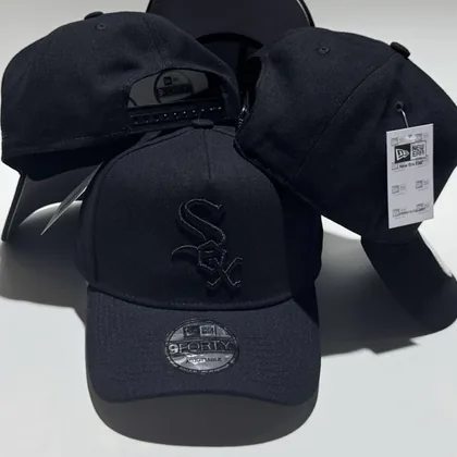 Gorra New Era 9FORTY Chicago White Sox · Negra · Logo Sox tonal