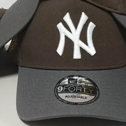 Gorra New Era 9FORTY New York Yankees · Café y gris · Serie Mundial 1999